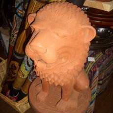 シンガ（獅子）像　素焼き製のシンガ像